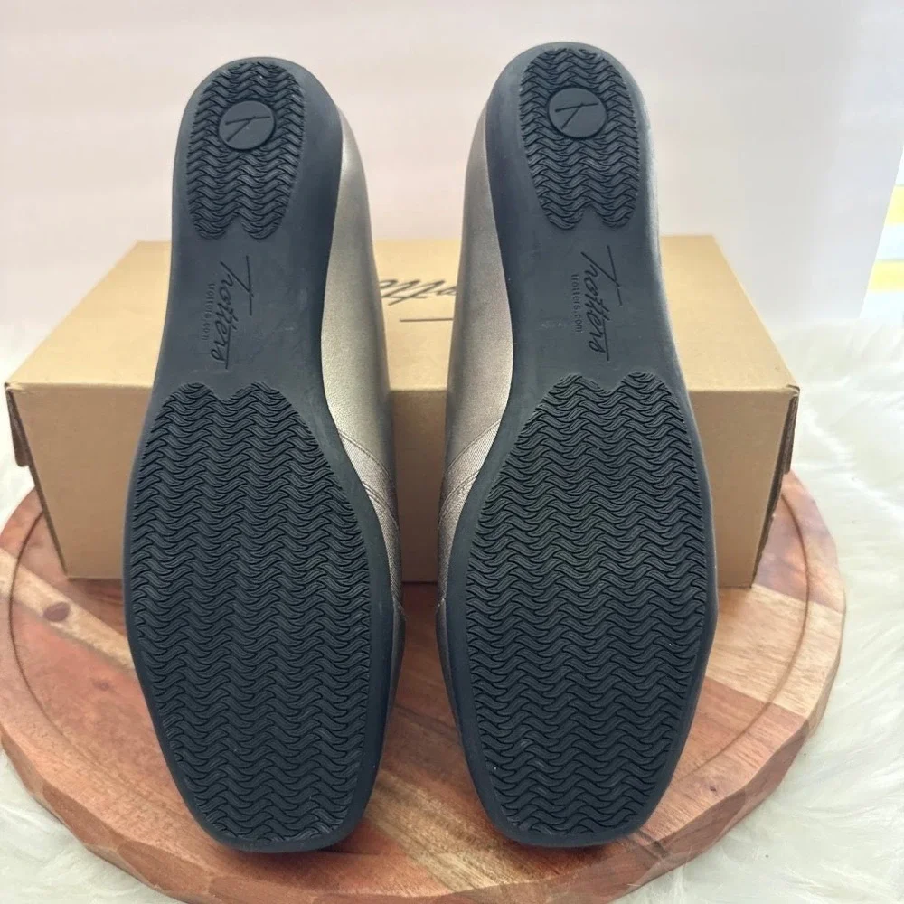 Trotters Stella Pewter Metallic Women Flats Shoes T2374-033 Size 11 N -New W/Box